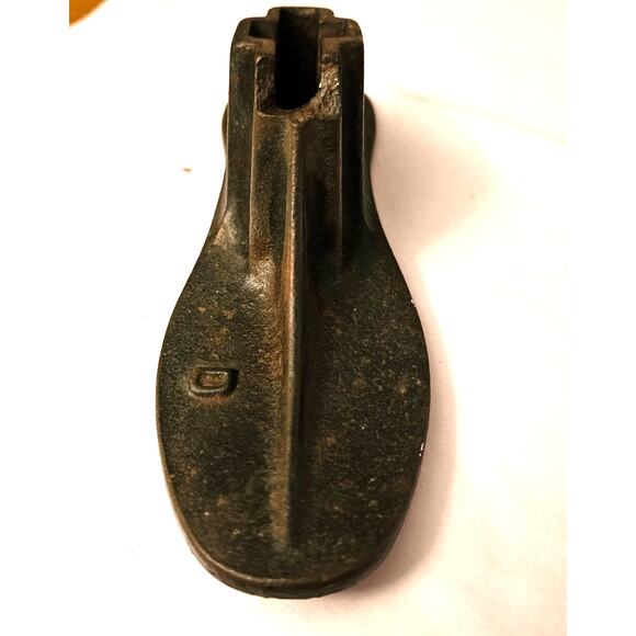 Vintage Cast Iron Cobblers Childs Shoe Form Mold #5 Stamp Primitive (gg273) - Picture 2 of 9